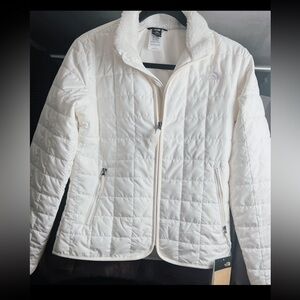 NWT The North Face Women's Quilted White Puffer Jacket size S